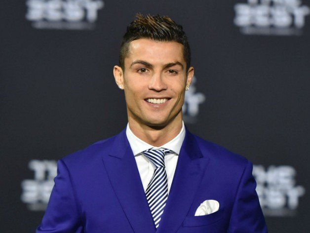 Cristiano Ronaldo: Με τον γιο του και τη γυναίκα του στην Ζυρίχη για τα βραβεία της FIFA Φωτό